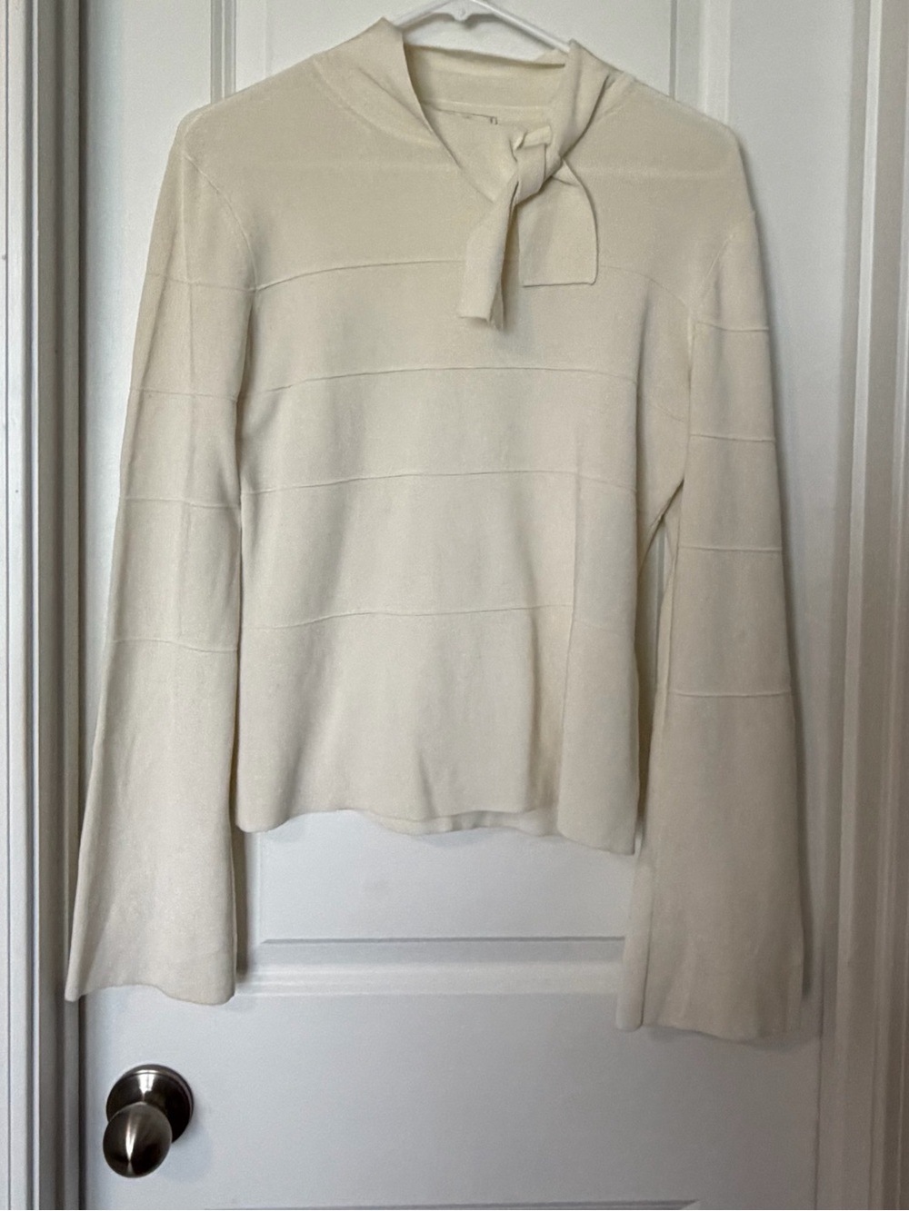 Casual Corner Cream Tie-Neck Lightweight Sweate
Size M